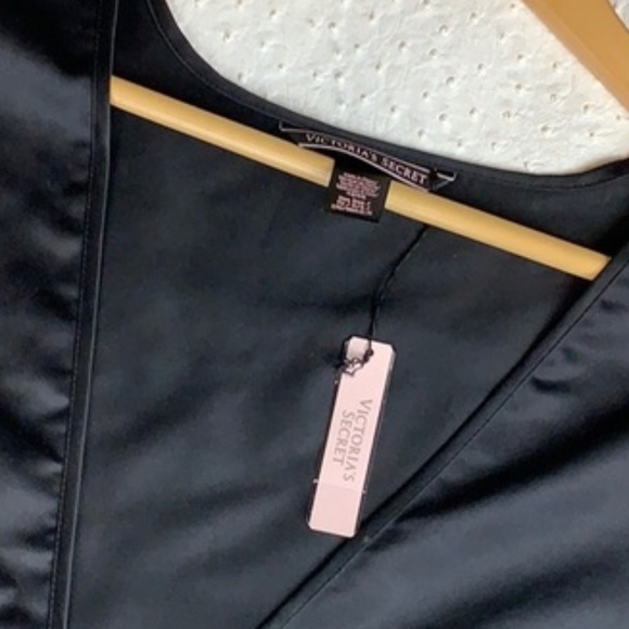 *366 NWT Victoria's Secret Kimono Robe w/ Ruffle - Picture 4 of 6